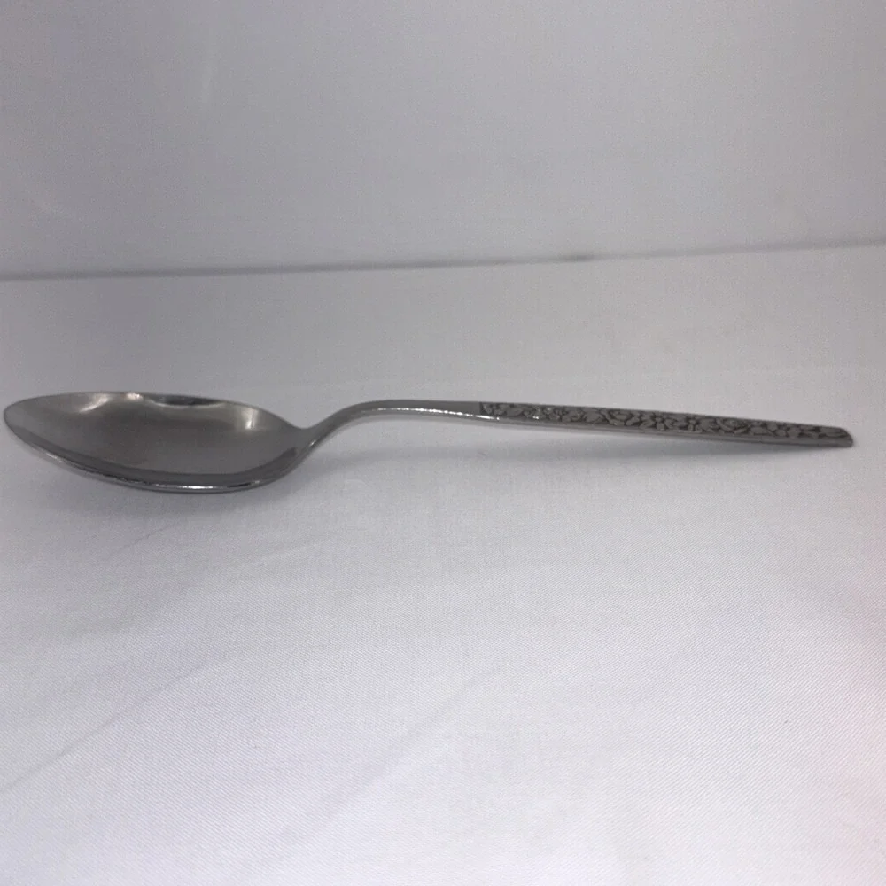 Wm A Rogers Oneida Malibu Single Serving Spoon Stainless Flatware Flowers 8 3/4